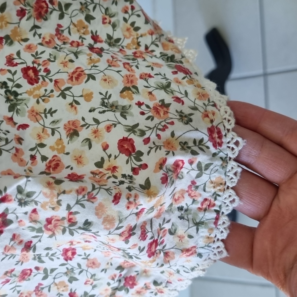CKM, floral dress, tie waist, elastic back, adjustable straps, approx size 10 - Picture 3 of 9